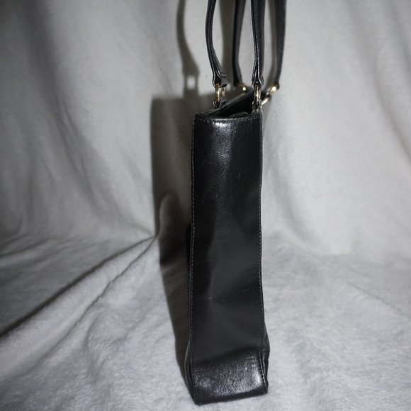 CHANEL Chocolate Bar CC Handbag - Picture 5 of 17